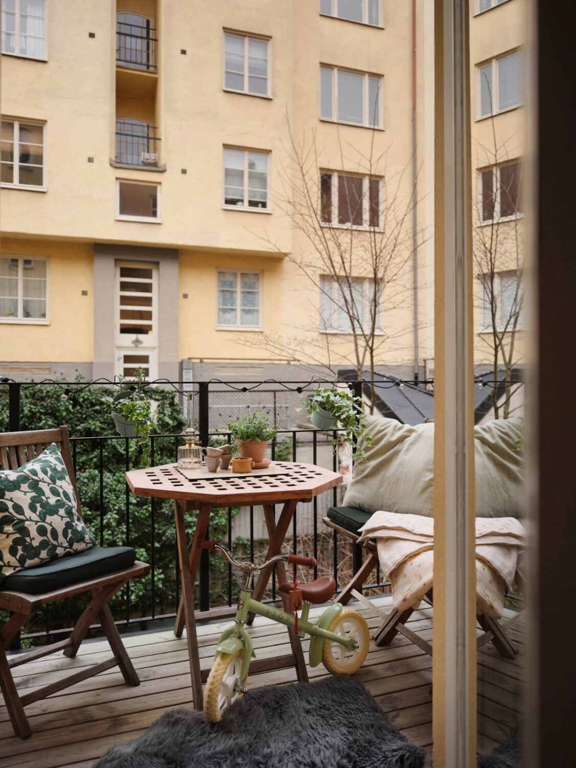 Classic Elements and Light Rooms in a Lovely Family Apartment 21 balcony
