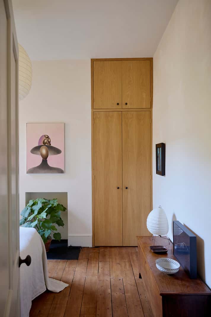 bedroom built-in oak wardrobes