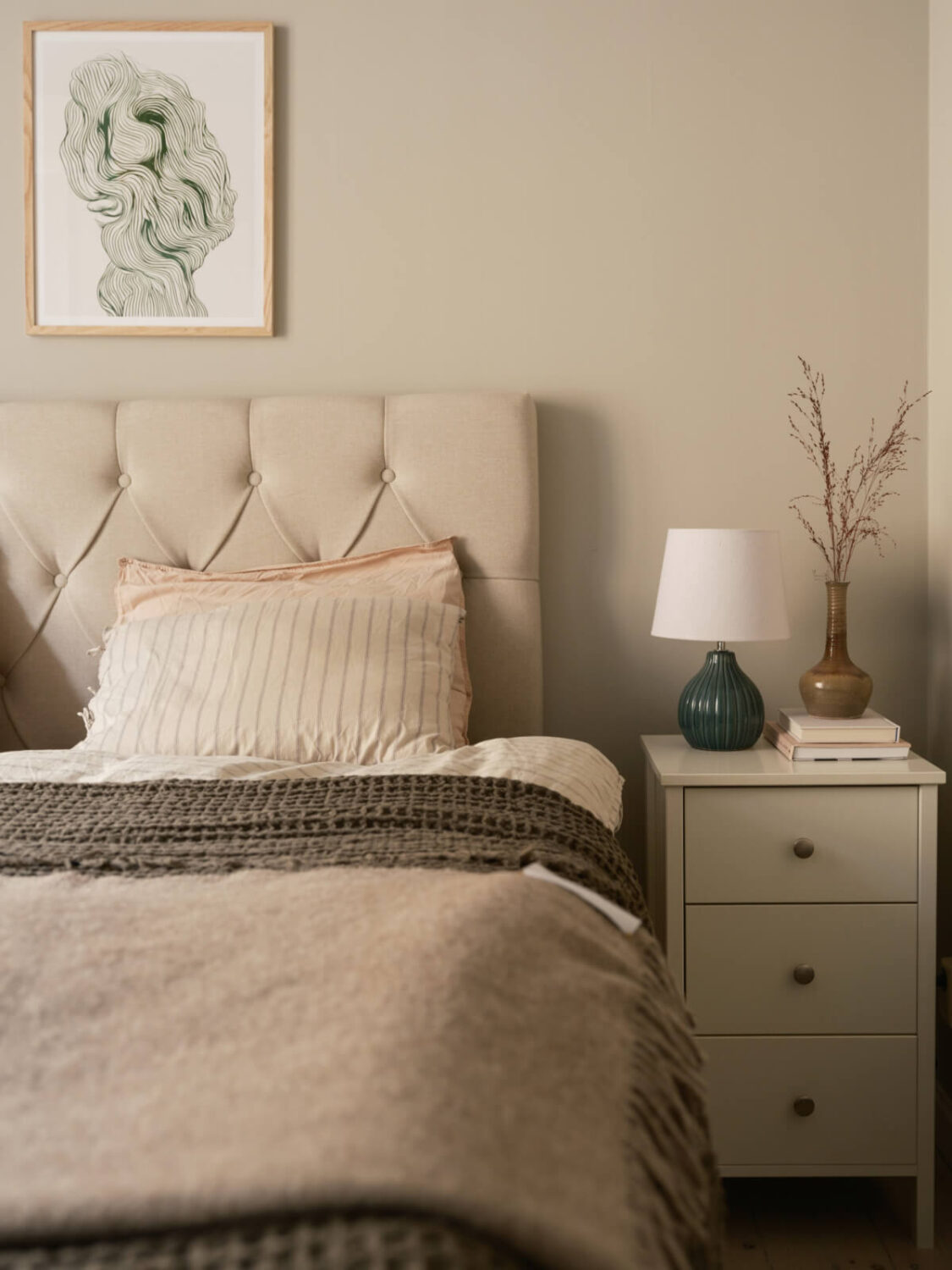 A Muted Palette and a Cozy Kitchen Breakfast Nook in a Swedish Apartment 14 bedroom detail