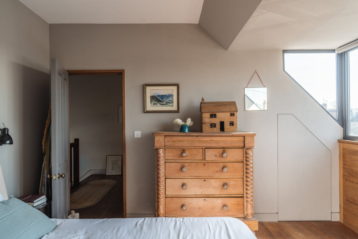 bedroom dormer window
