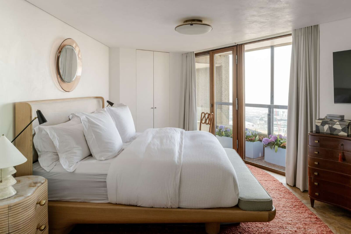 bedroom oak bedframe large rug
