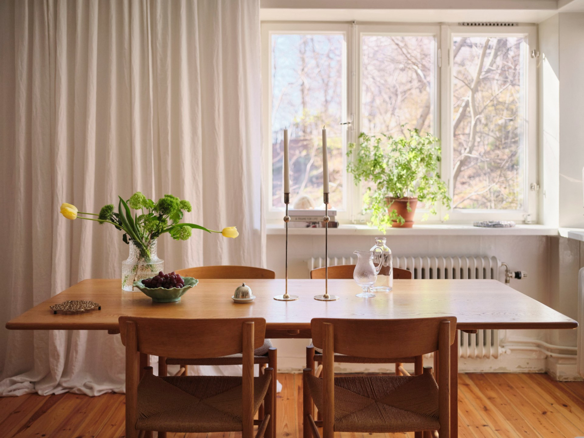 A Light-Filled Functionalist Apartment in Stockholm 3 dining table