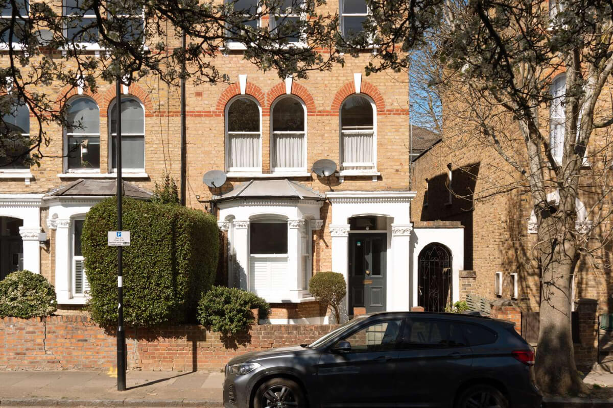 A Serene Color Palette and Built-In Shelves in a London Duplex 23 exterior london home 1 A Serene Color Palette and Built-In Shelves in a London Duplex