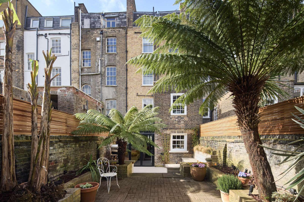 Light and Dark in a Spacious Victorian Townhouse in London 18 garden