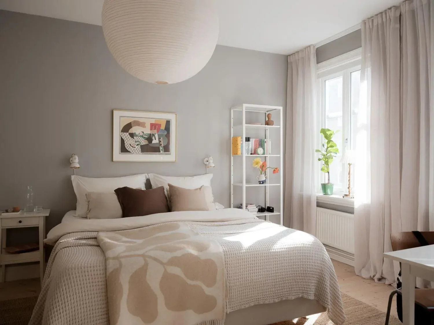Gray Walls in a Renovated 19th-Century Gothenburg Apartment 8 light bedroom gray wall