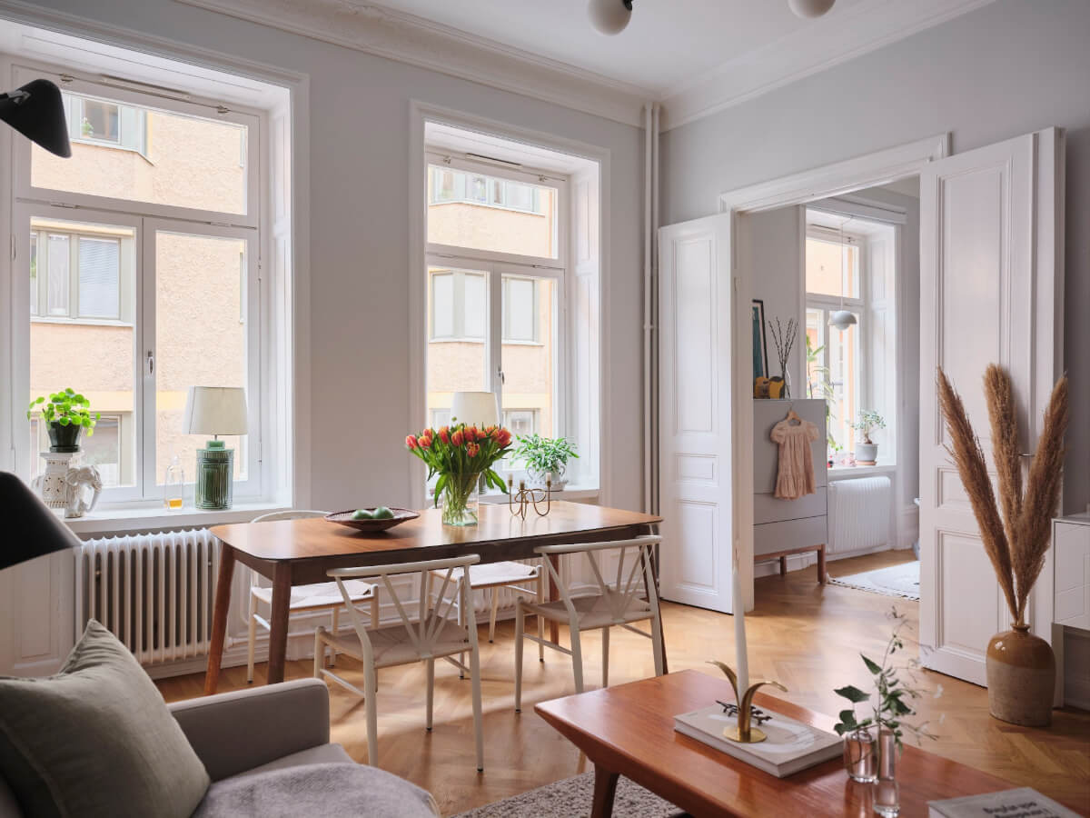 Classic Elements and Light Rooms in a Lovely Family Apartment 8 light gray living room