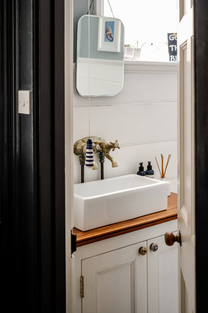 A Grand Georgian Home with Views of the Jurassic Coast 19 powder room