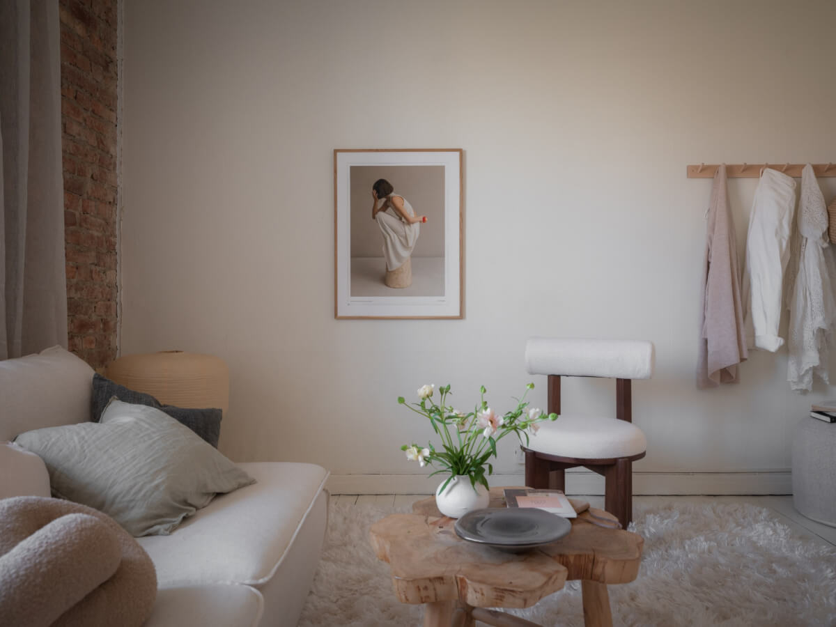 A Light-Colored Studio Apartment with a Cozy Kitchen 5 scandi studio apartment