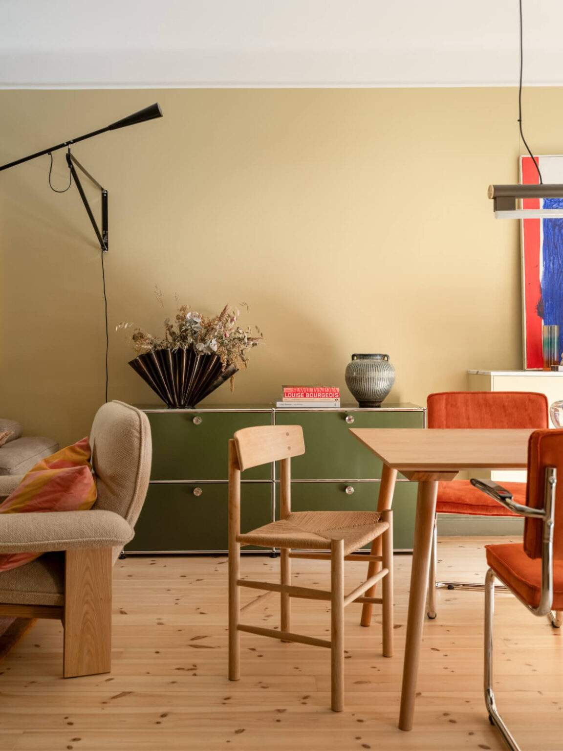 Photo inspiration: Picture Idea: A Yellow And Green Color Palette In A Modern Swedish