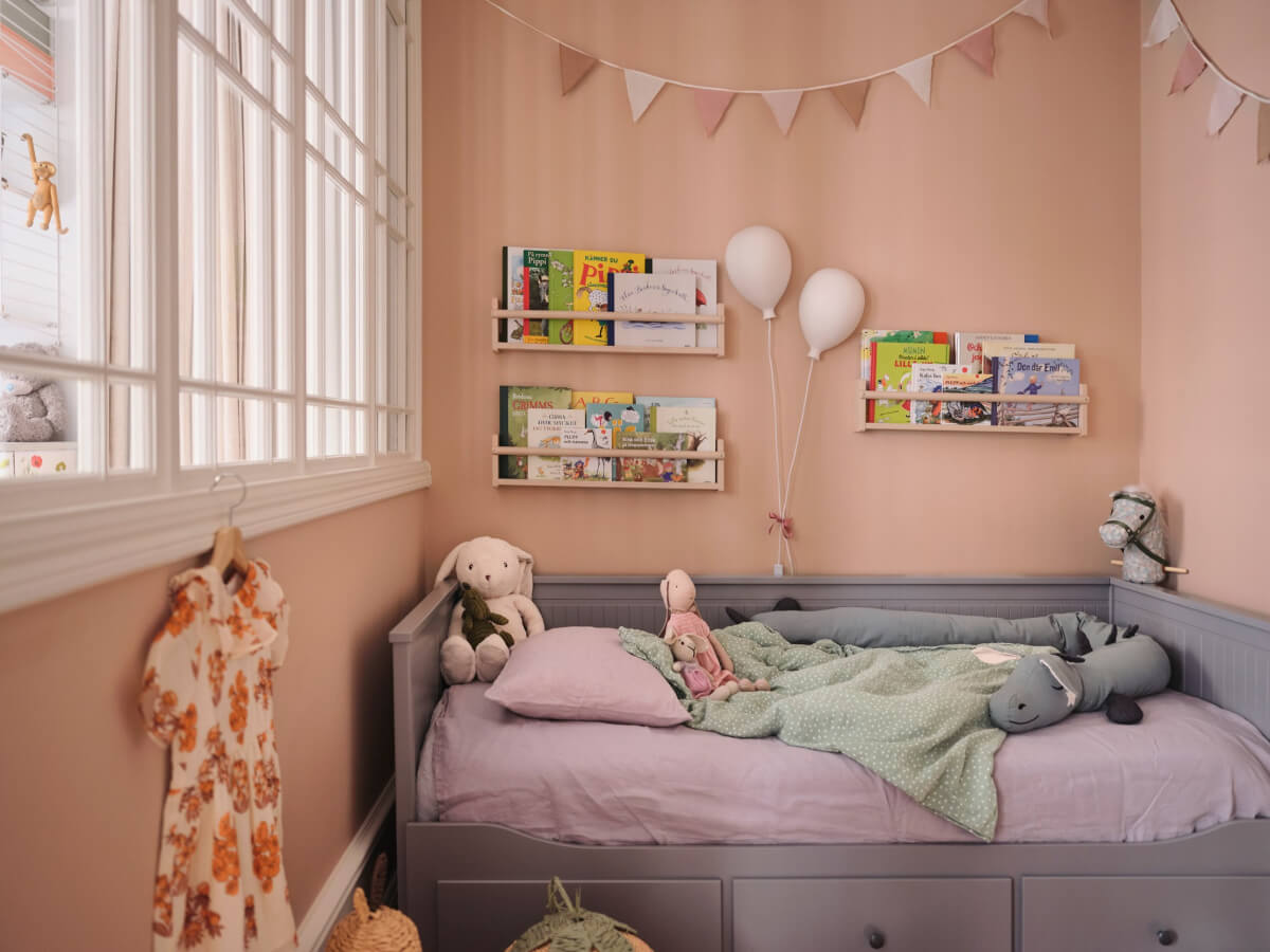 Classic Elements and Light Rooms in a Lovely Family Apartment 13 small pink childrens bedroom