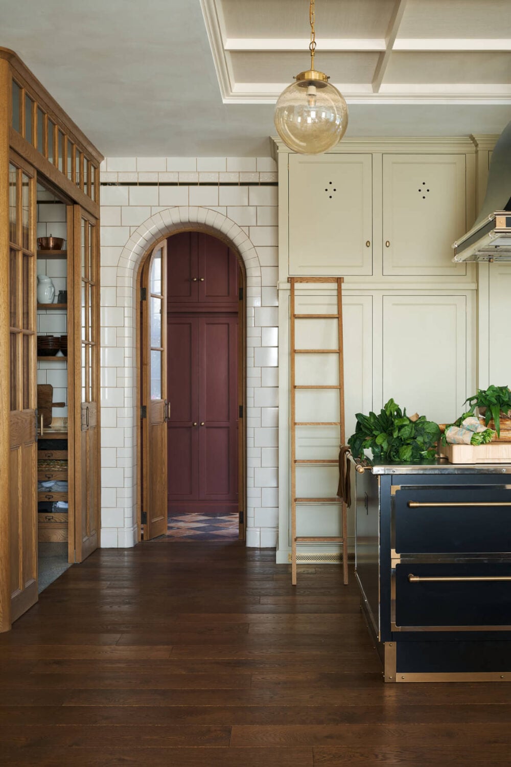 A North Downs Home with Four Magnificent Rooms Designed by deVOL 6 3.TheClassicEnglishKitchen-deVOL_LOW-RES