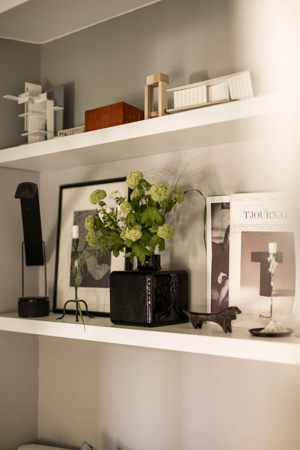 bedroom shelves