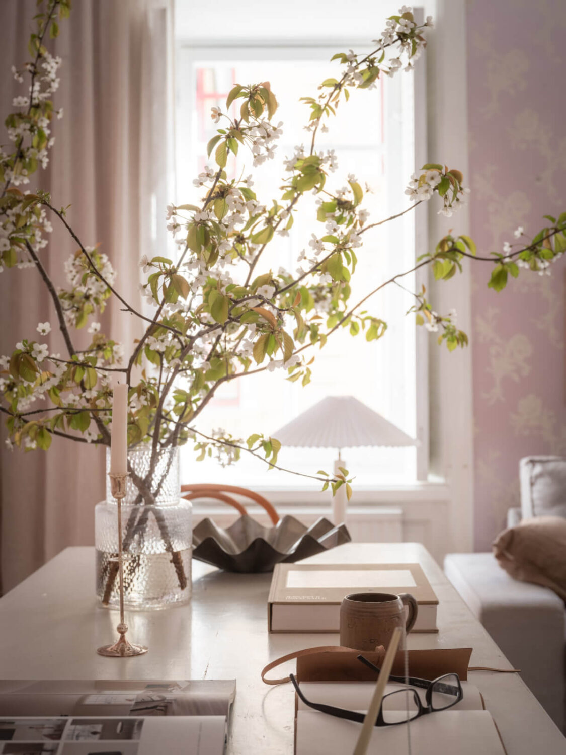 A Historic Apartment with Classic Wallpapers and Contemporary Furniture 4 dining table detail