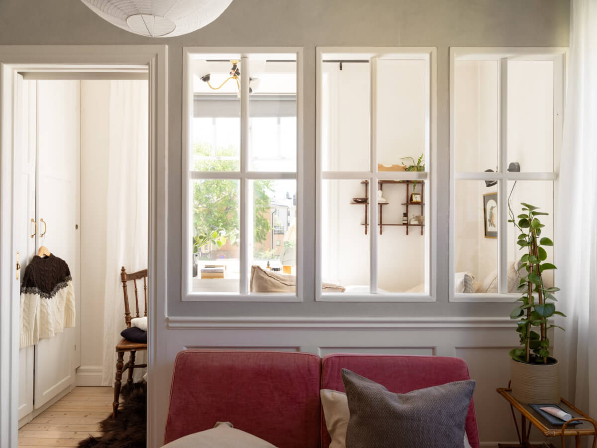 A Small Light-Filled Corner Apartment with Original Details 7 inner windows