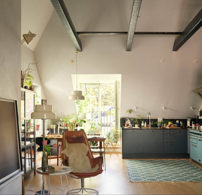 High Ceiling Apartments In Copenhagen With Italian Stone And Oak Cabinet