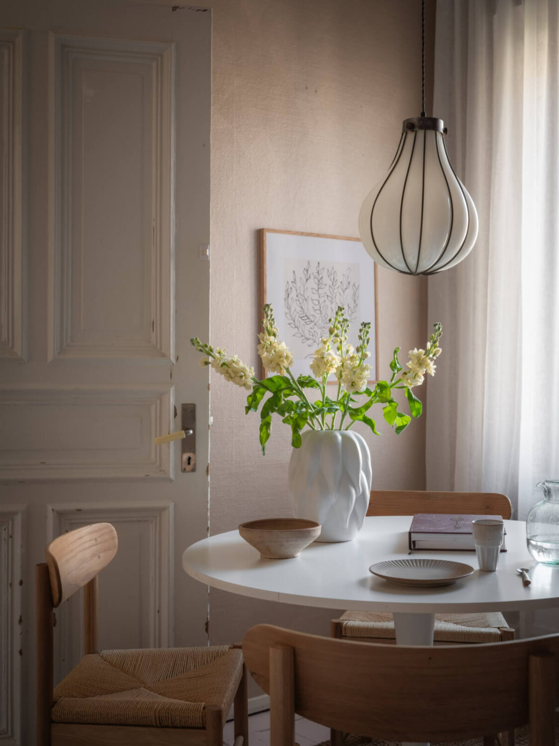 A Historic Apartment with Classic Wallpapers and Contemporary Furniture 18 kitchen table detail
