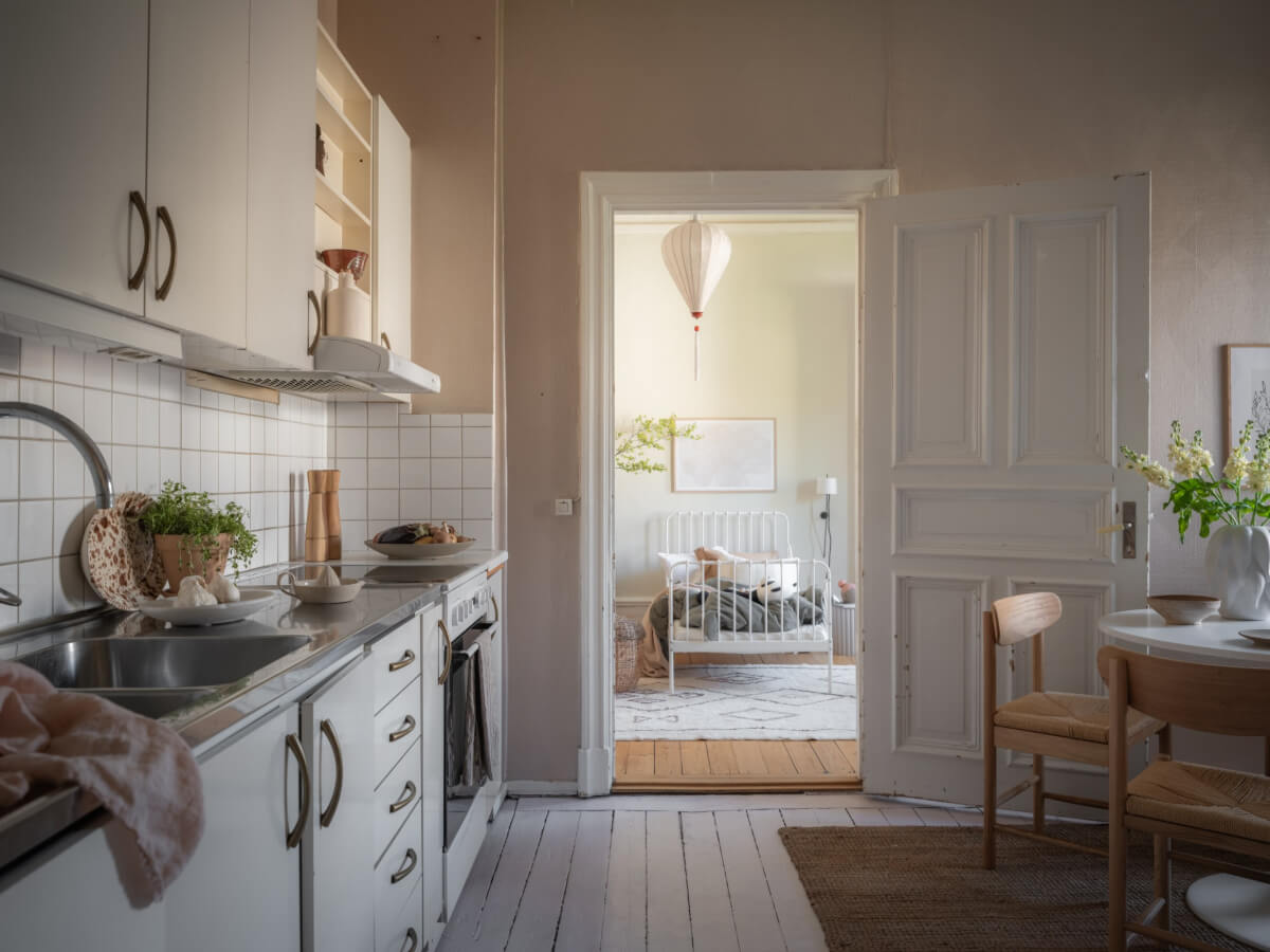 A Historic Apartment with Classic Wallpapers and Contemporary Furniture 16 kitchen white floorboards