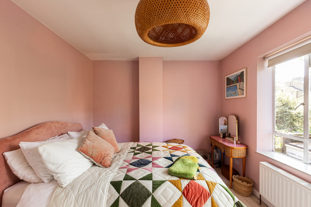 An Open-Plan Living Space and Colorful Bedrooms in a London Duplex 15 pink bedroom