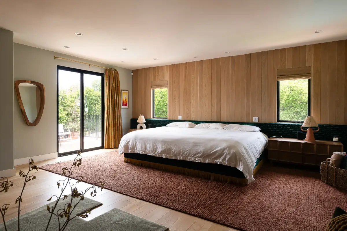 A Creative Sanctuary in Sherman Oaks Designed by Mendy Cheng 17 spacious bedroom timber feature wall