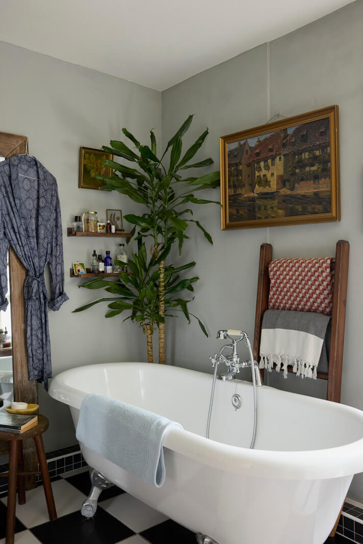 bathroom freestanding bath checkerboard floor