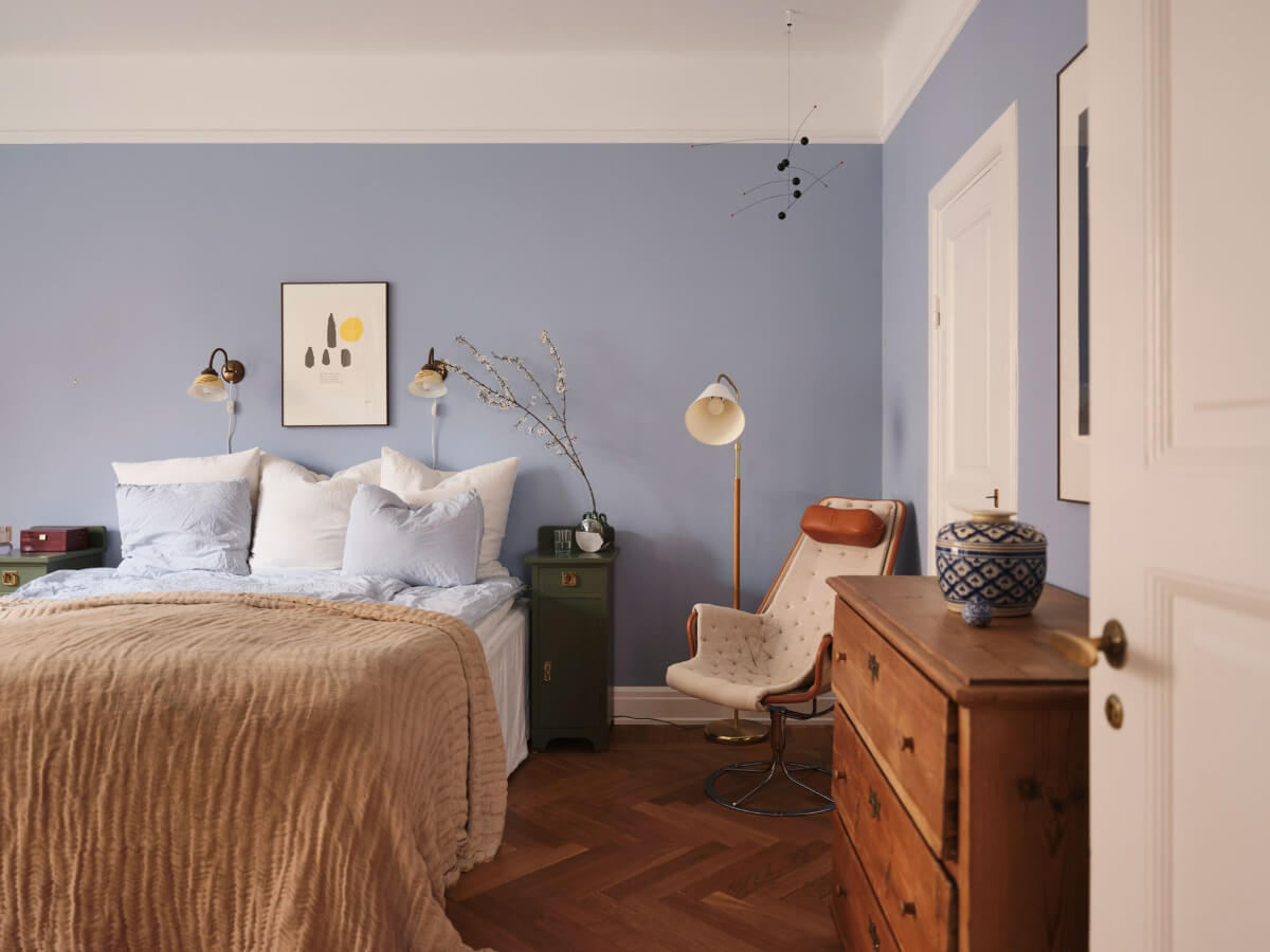 blue bedroom parquet floor