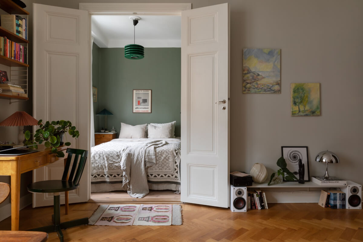 double doors to bedroom