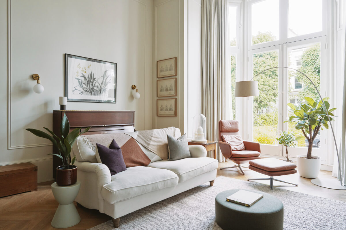 Grand Proportions and Bay Windows in a Belsize Park Apartment 3 large bay window high ceilings living roo