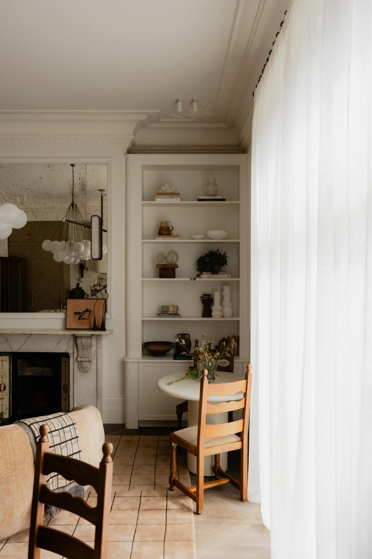 Curated visual reference: Gallery Detail: High Ceilings And Bespoke Design In A Stylish London Apartment
