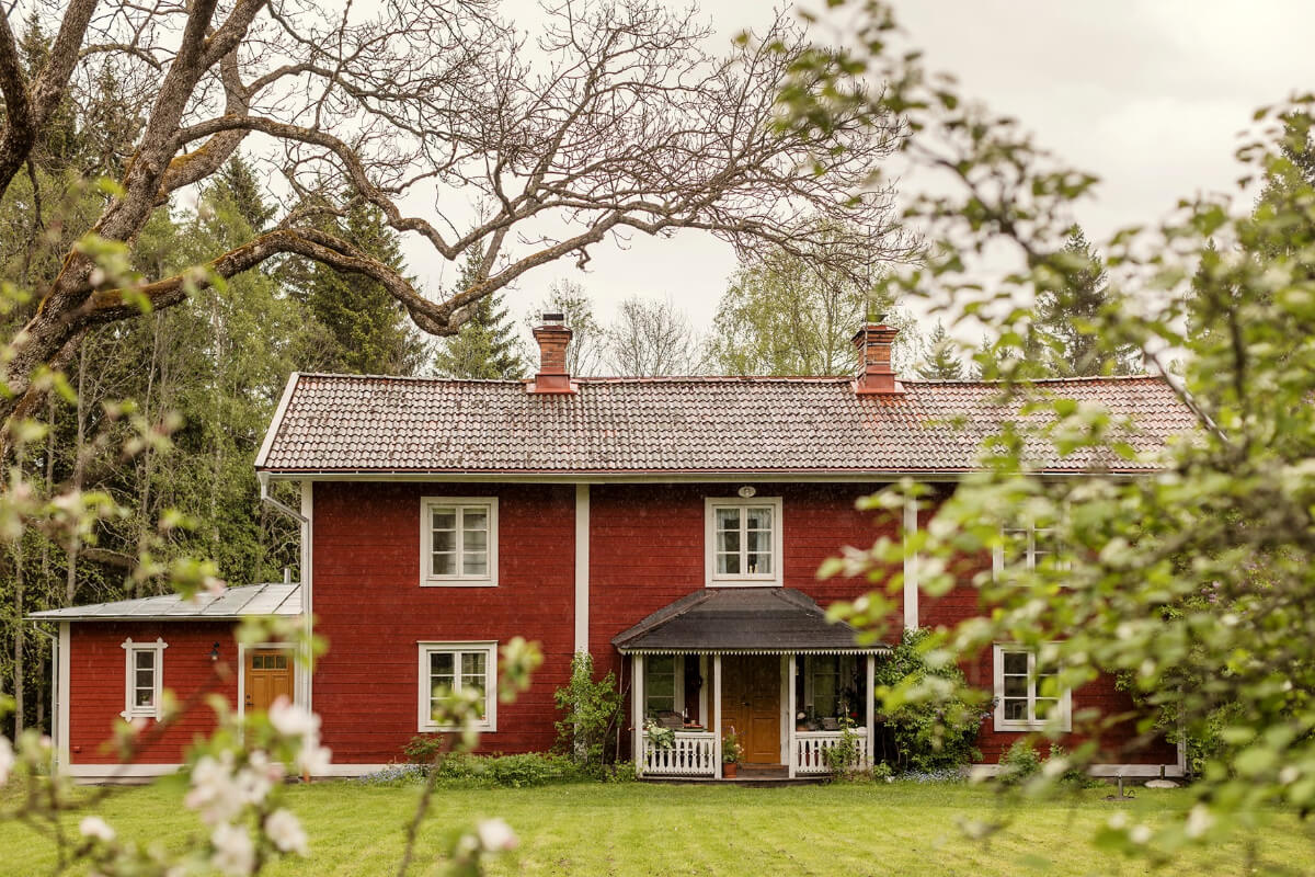 A Beautifully Preserved Historic Country House in Sweden 1 swedish country house