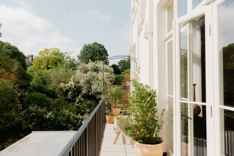High Ceilings and Bespoke Design in a Stylish London Apartment - The ...