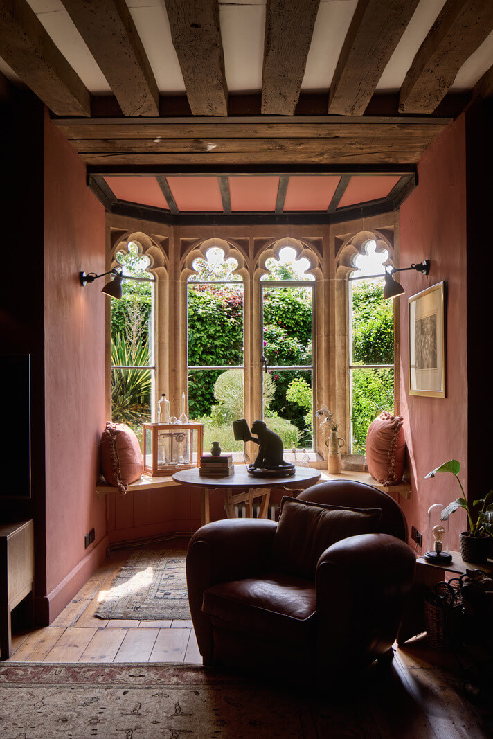 terracotta room bay window