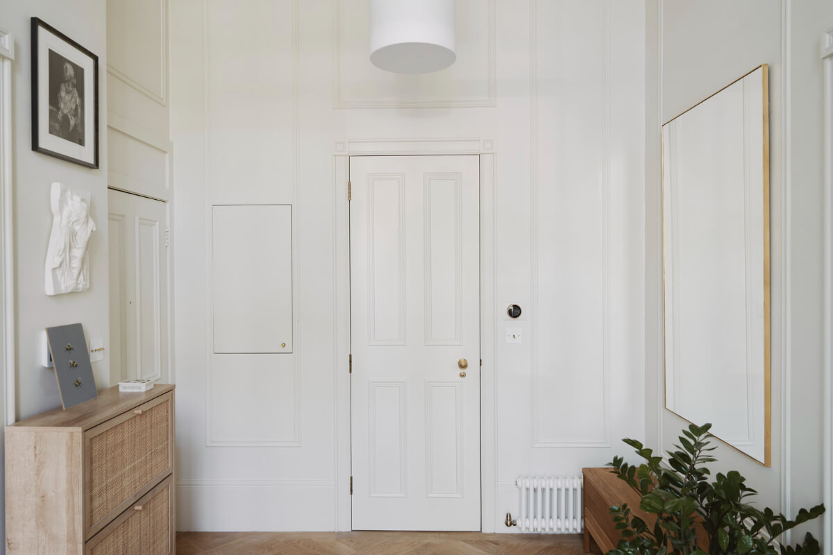Grand Proportions and Bay Windows in a Belsize Park Apartment 10 white hall