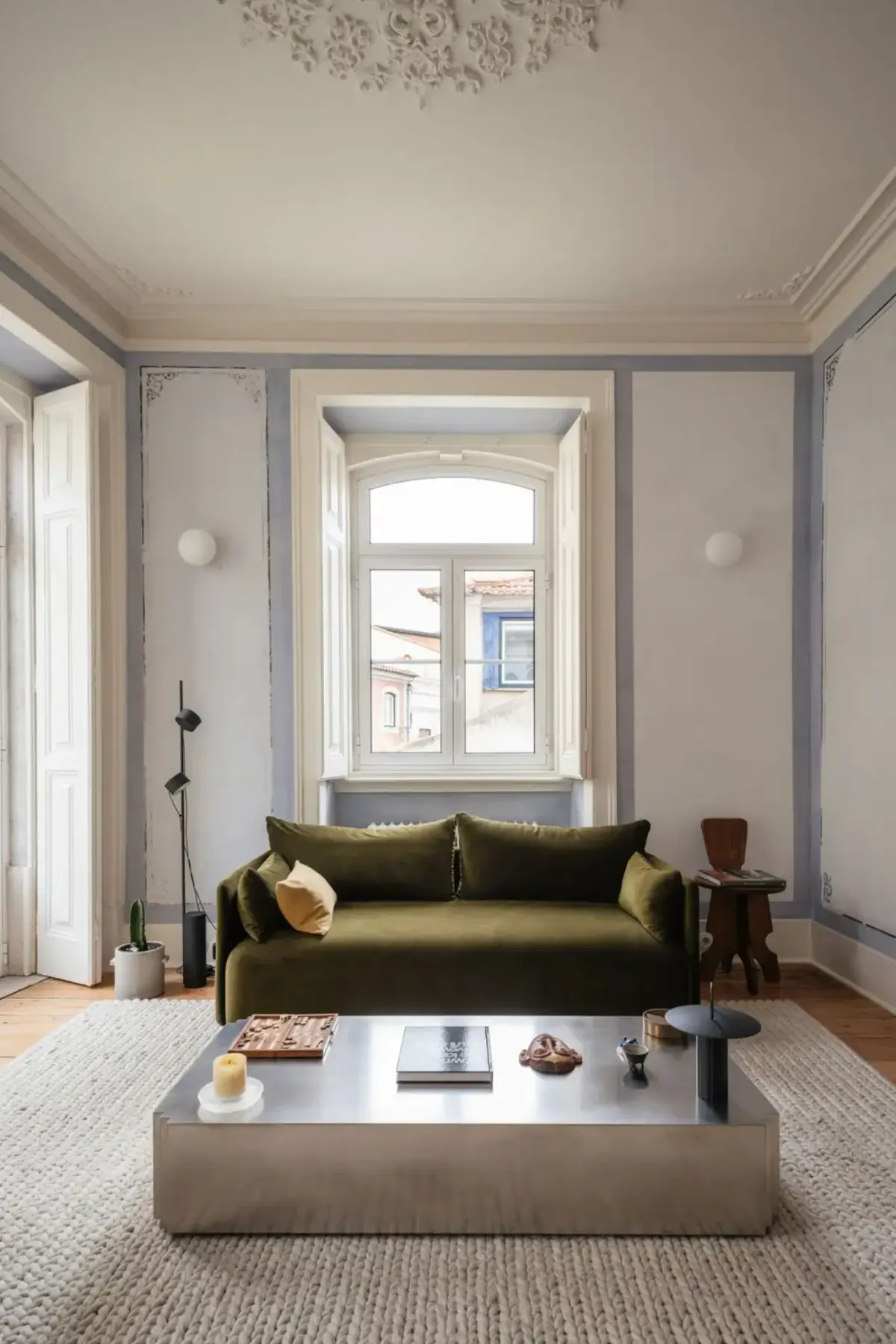 A Thoughtful Apartment Renovation in the Heart of São Bento