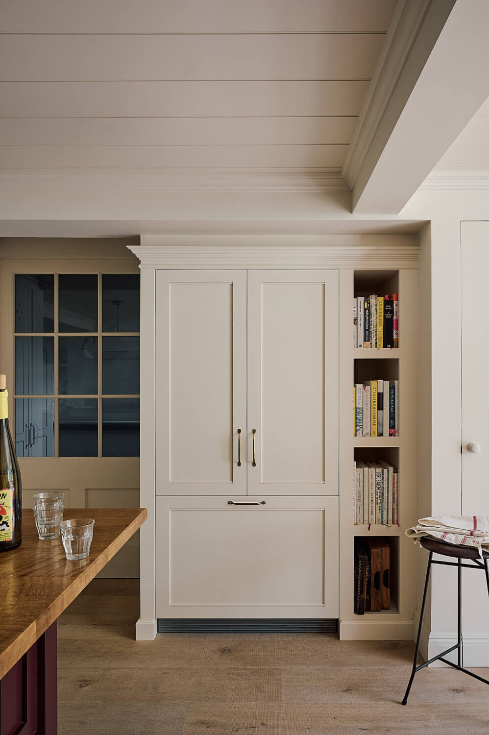 A Timeless Basement deVOL Kitchen in Butter-Yellow and Purple-Brown 11 13.TheClassicEnglishKitchen deVOL LOW RES A Timeless Basement deVOL Kitchen in Butter-Yellow and Purple-Brown