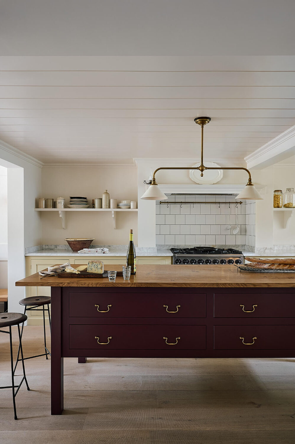 A Timeless Basement deVOL Kitchen in Butter-Yellow and Purple-Brown 14 3.TheClassicEnglishKitchen deVOL LOW RES A Timeless Basement deVOL Kitchen in Butter-Yellow and Purple-Brown