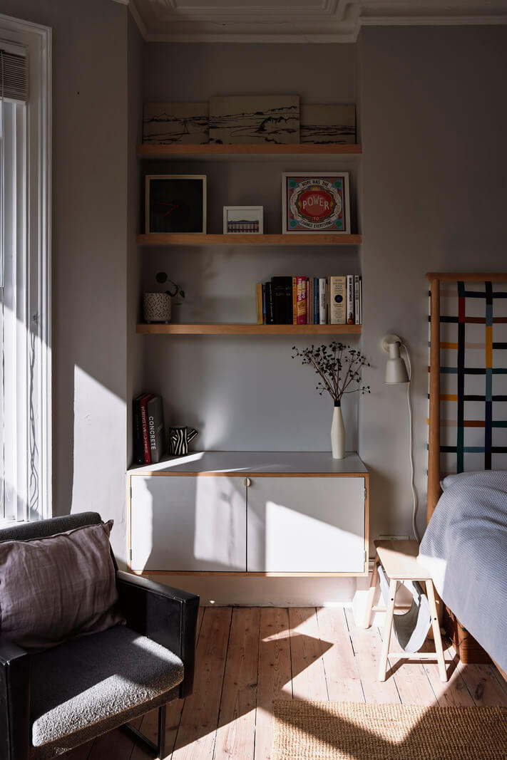 Colorful Rooms and a Modern Kitchen in a Spacious Family Home 10 bedroom niche shelves