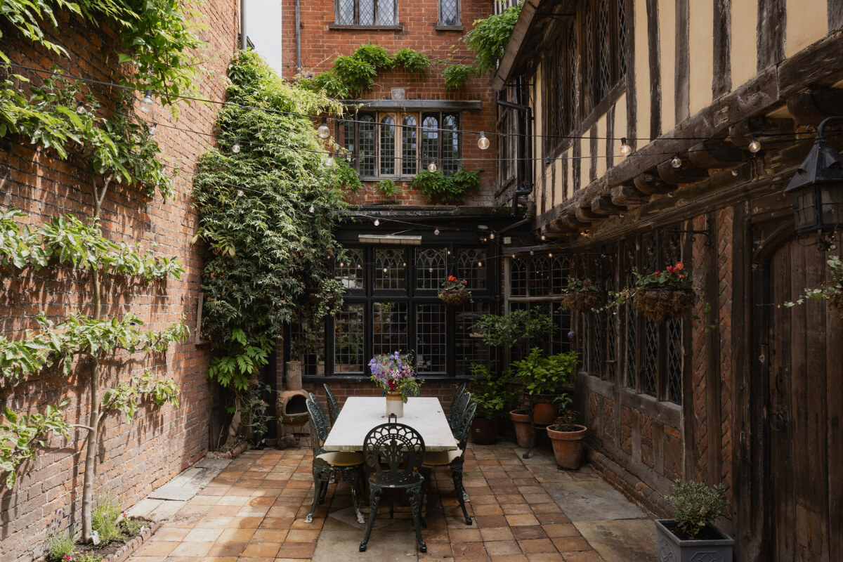 courtyard terrace