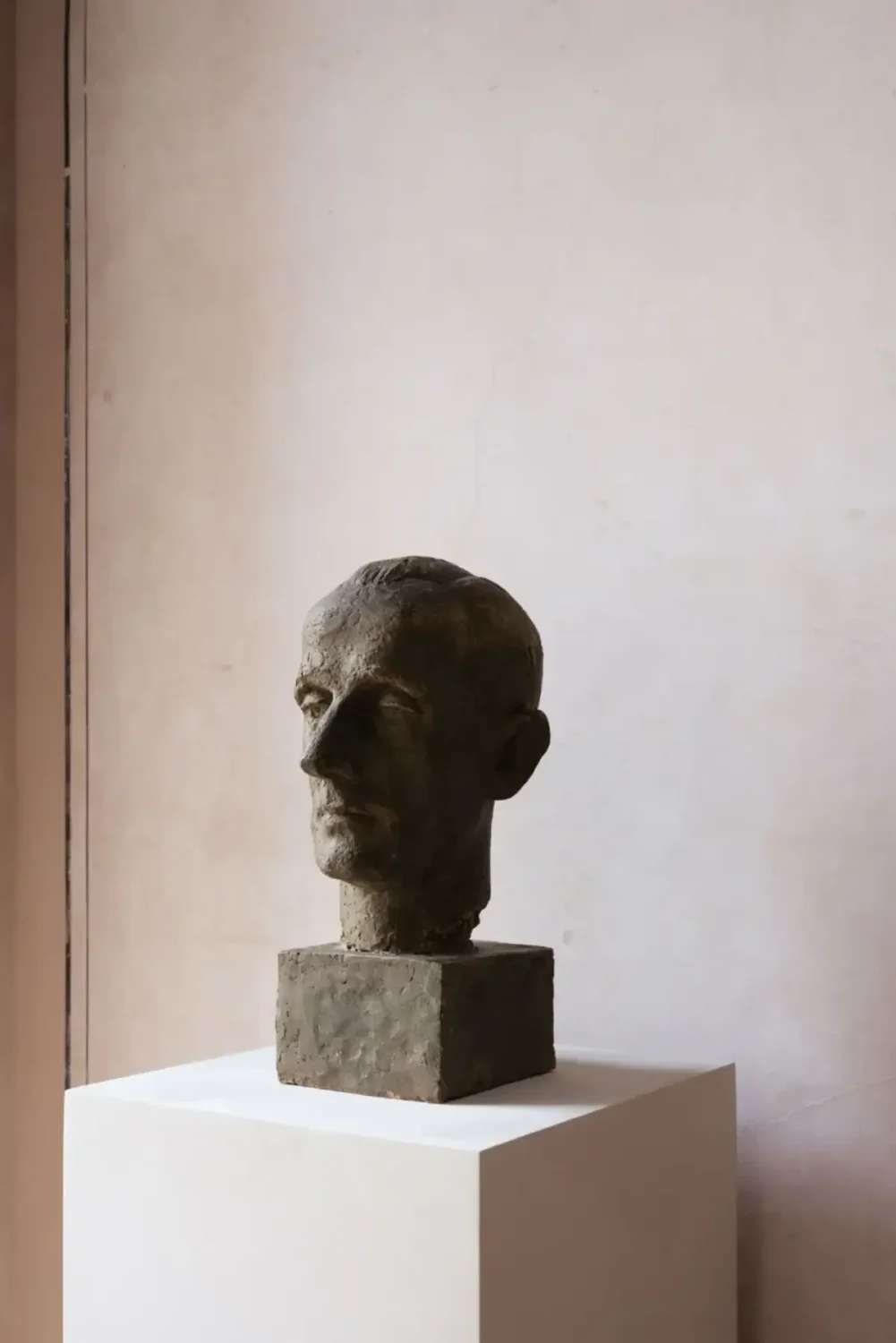 A Thoughtful Apartment Renovation in the Heart of São Bento 7 lisbon apartment detail A Thoughtful Apartment Renovation in the Heart of São Bento