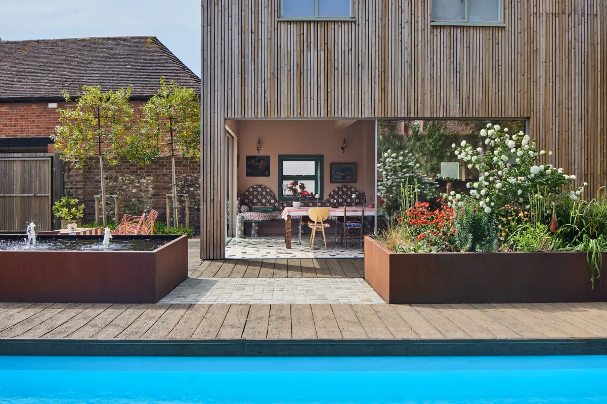 A Colorful Design-Led Georgian House in the Heart of Henley-on-Thames 60 modern-kitchen-extension-indoor-outdoor-living