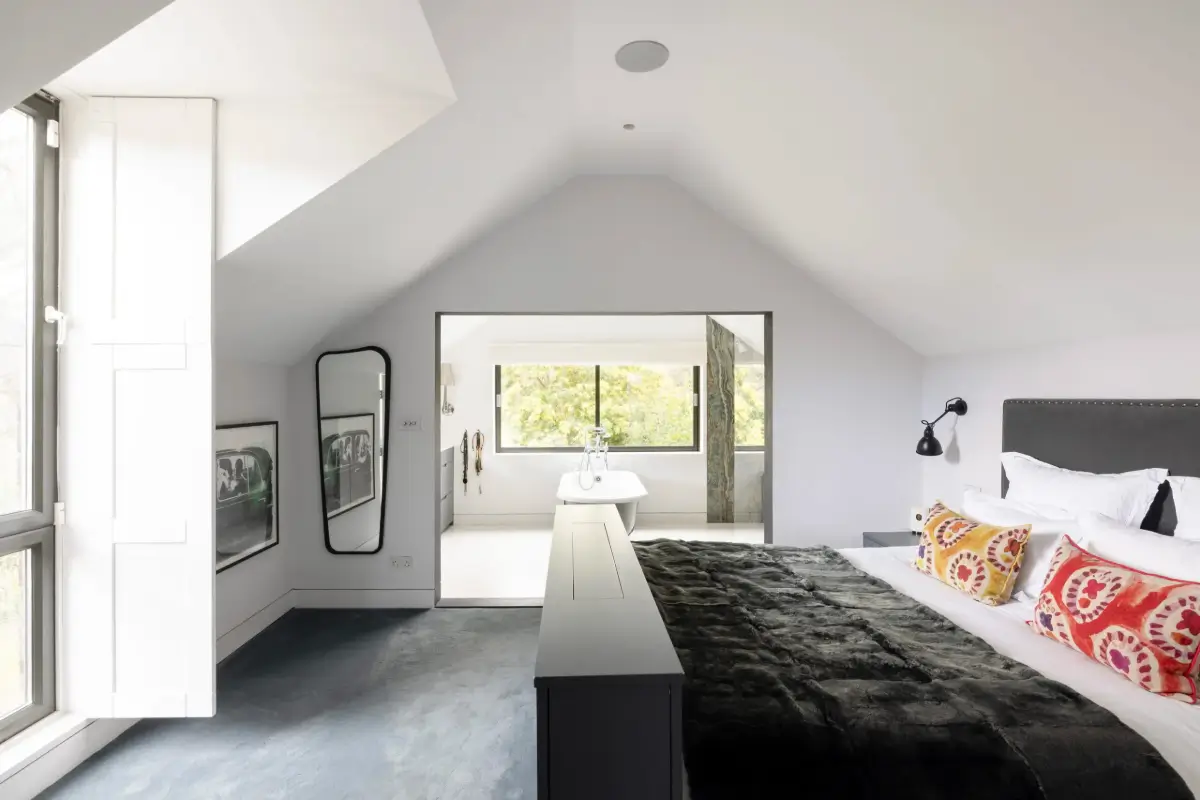 Contemporary Interiors and Bold Colors in a London Villa 18 11 Contemporary Interiors and Bold Colors in a London Villa