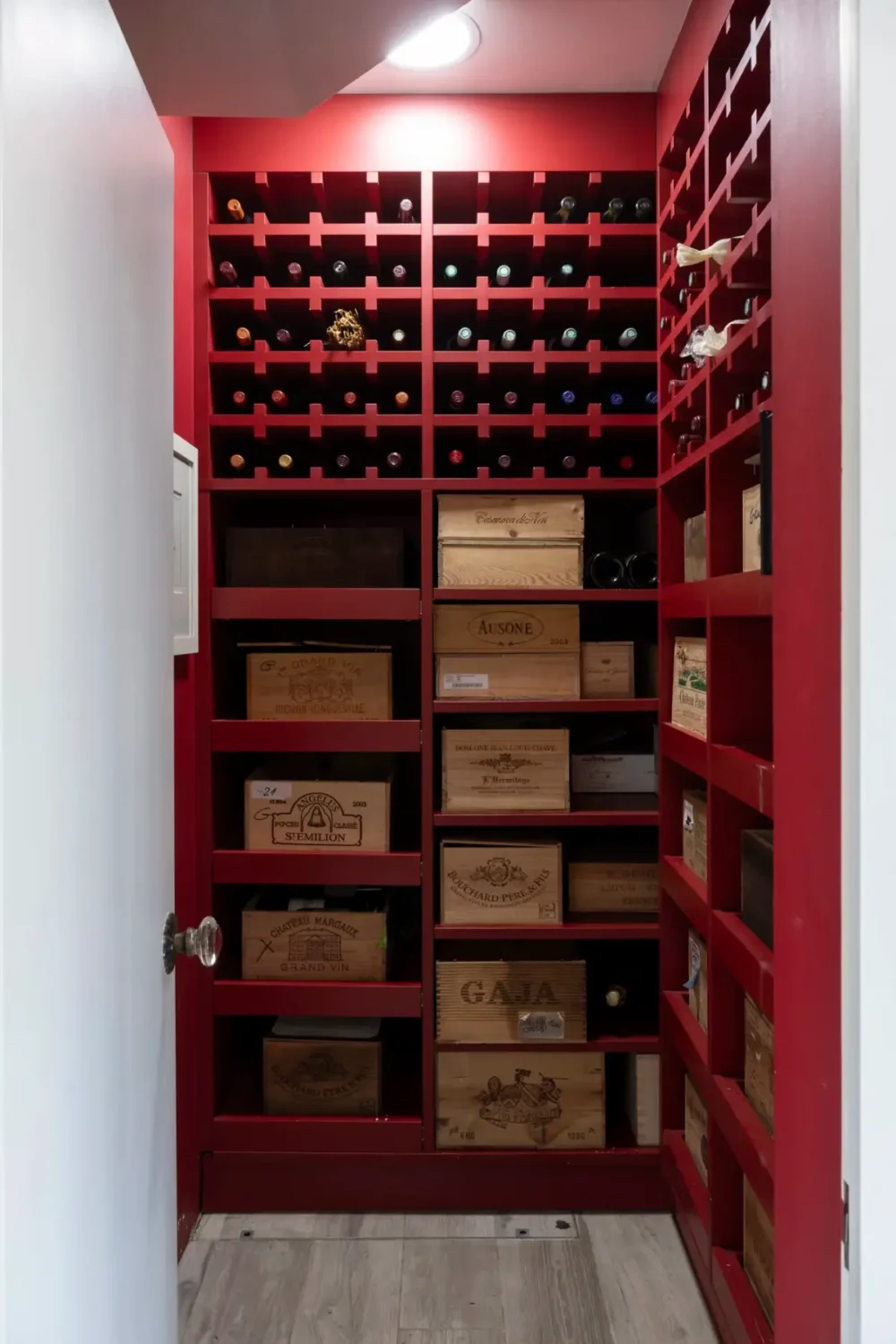 Contemporary Interiors and Bold Colors in a London Villa 10 23 Contemporary Interiors and Bold Colors in a London Villa