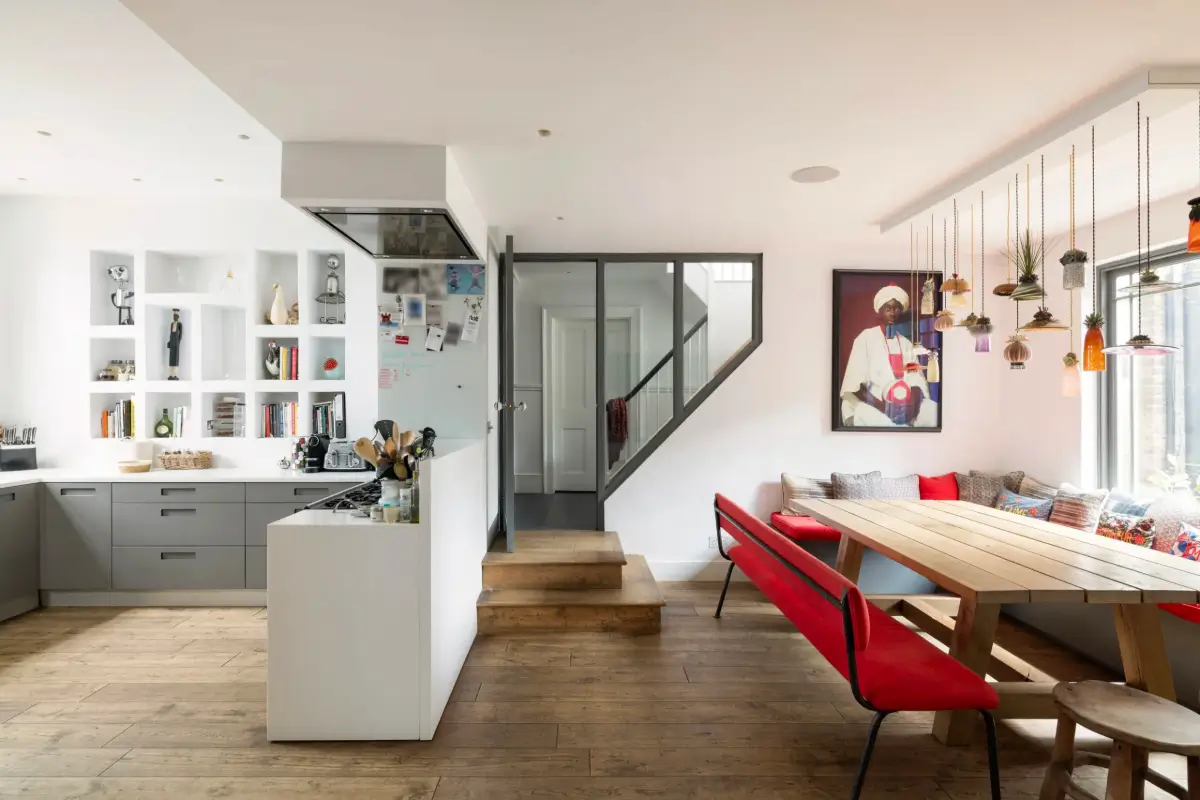 Contemporary Interiors and Bold Colors in a London Villa 6 6 Contemporary Interiors and Bold Colors in a London Villa