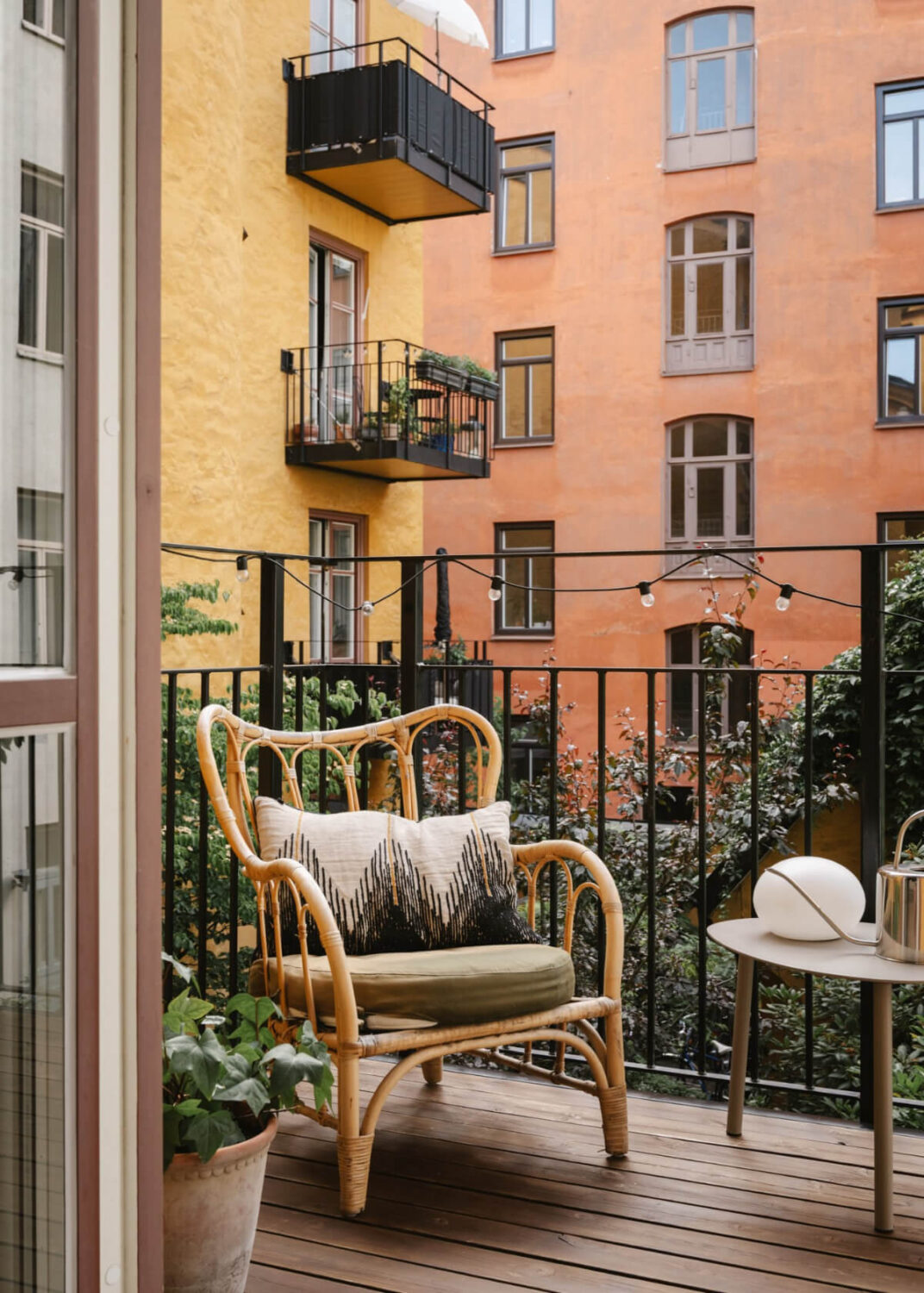 Blue and Red Color Accents in a Stylish Scandinavian Apartment 29 balcony courtyard
