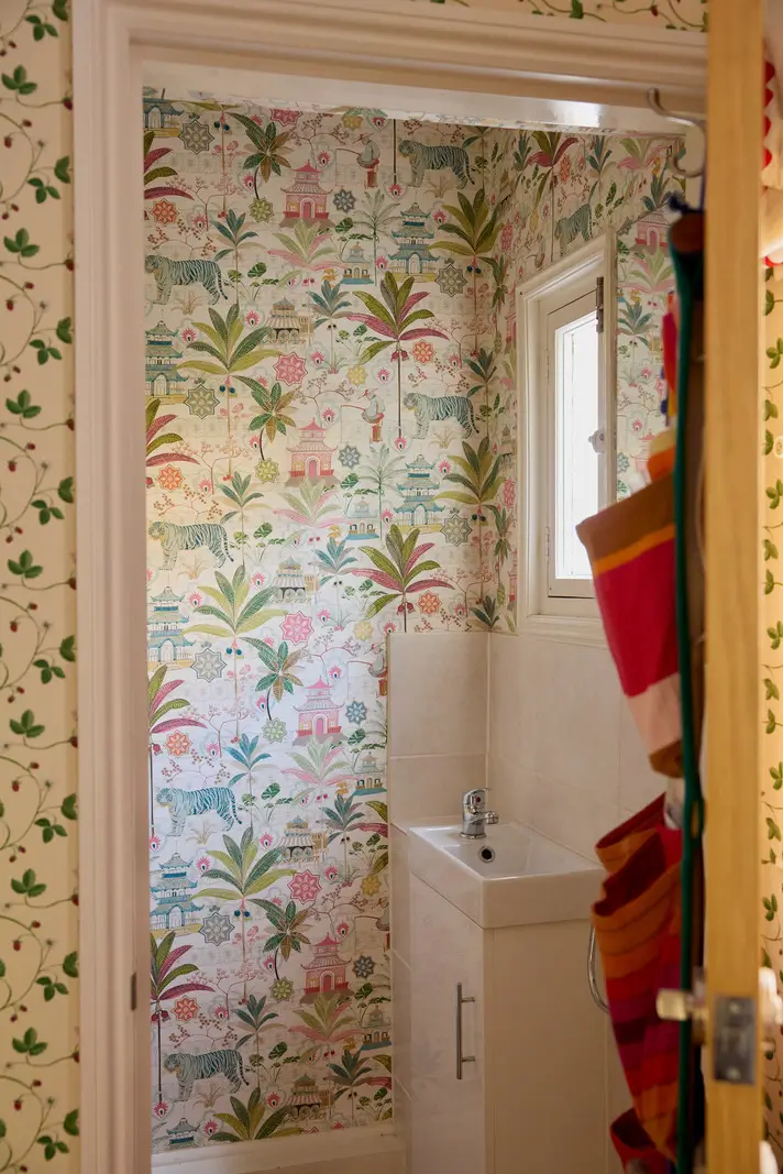 Pastel Hues in a Two-Bedroom Garden Apartment in West Kensington 16 bathroom wallpaper