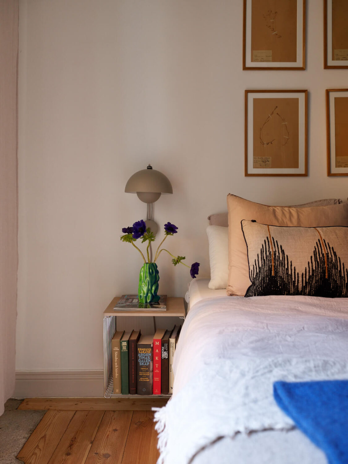 Blue and Red Color Accents in a Stylish Scandinavian Apartment 32 bedroom detail