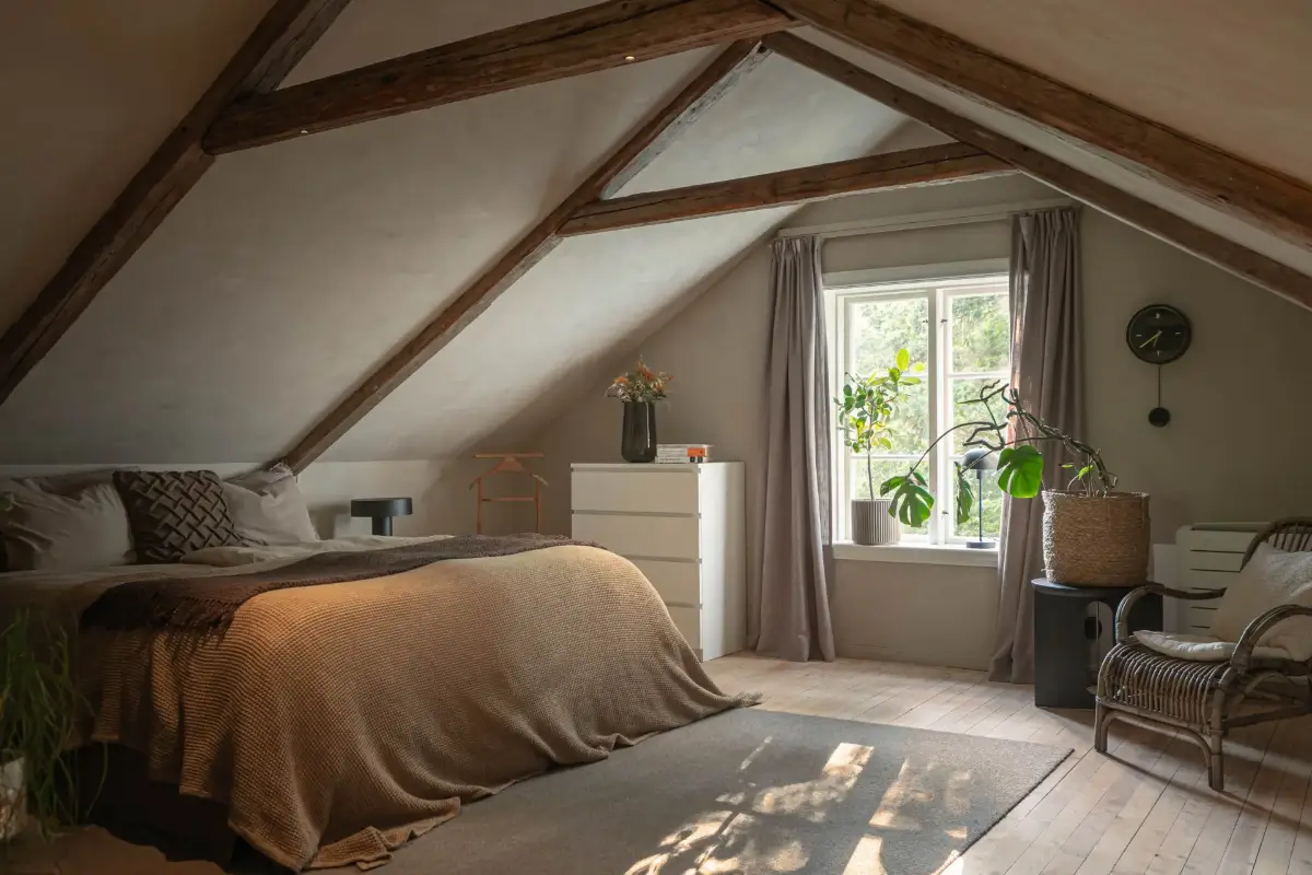 Modern Comforts and Historic Architecture in an 18th Century Home 20 bedroom pitched ceiling wooden beams