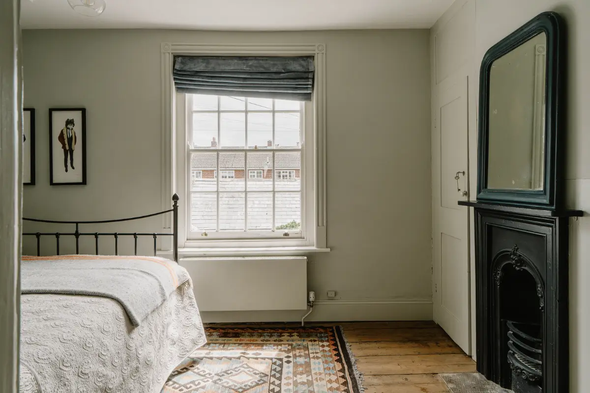 bedroom sash window