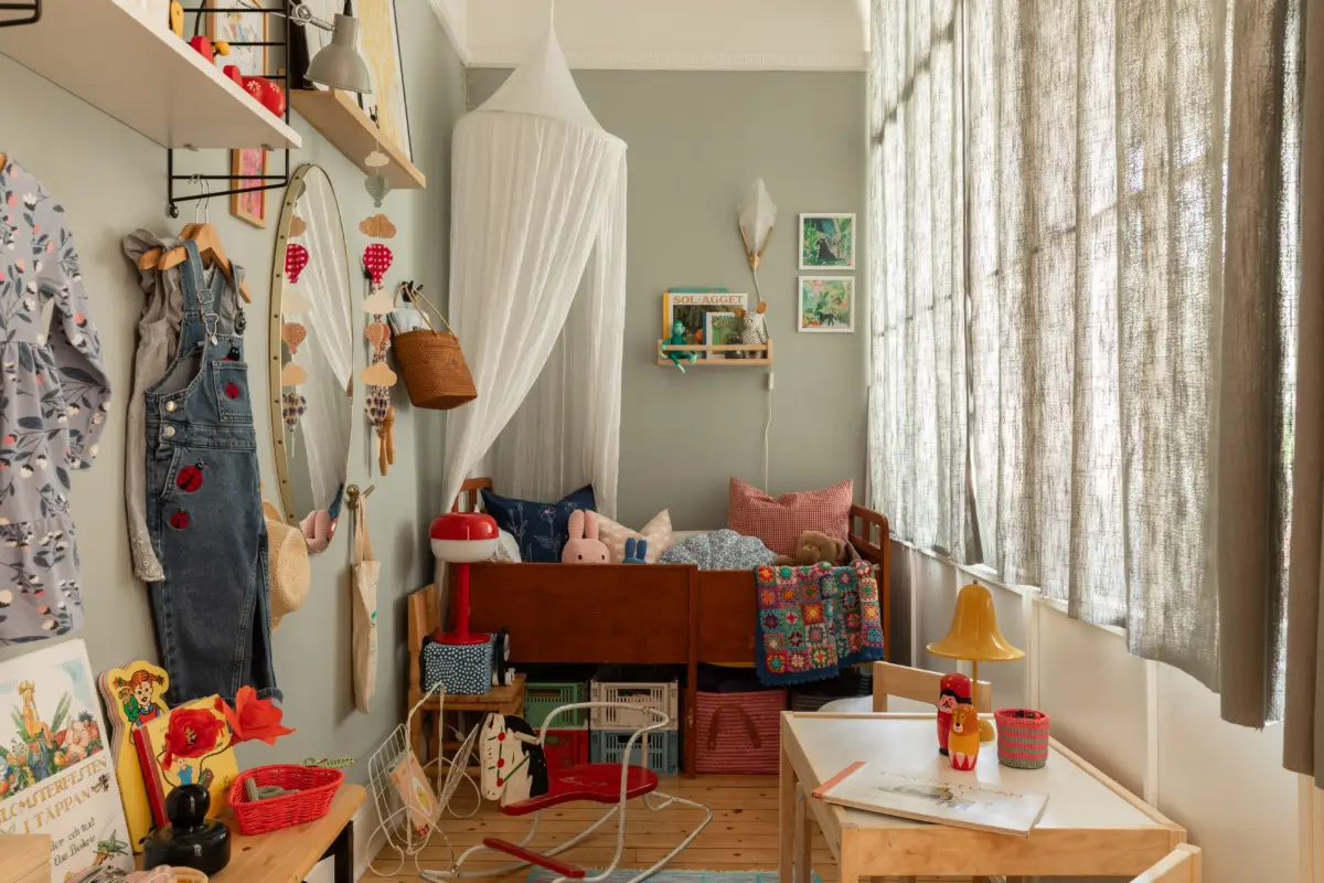 A Cozy Colorful Family Apartment with an Industrial Room Divider 6 cozy kids bedroom gray walls