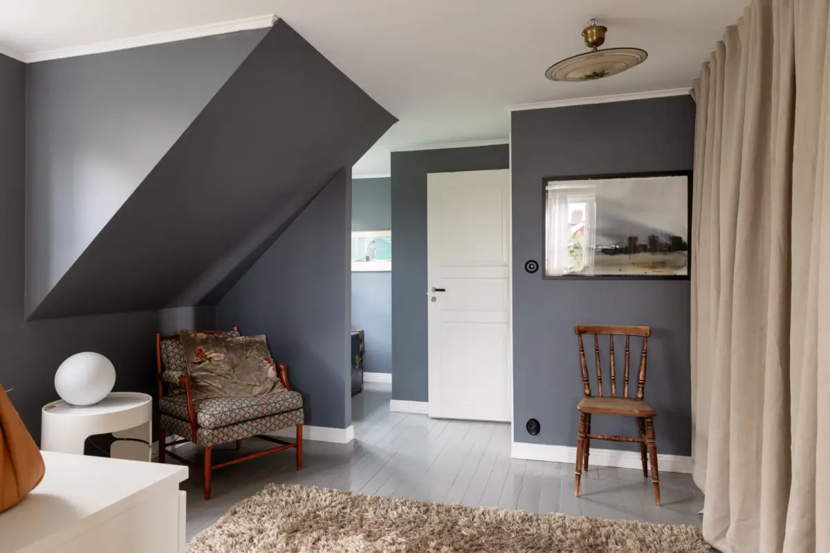 A Renovated 1920s Villa with a Spectacular Garden 29 dark gray wardrobe room