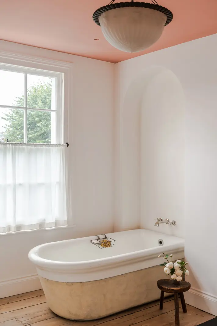 A Bright Late Victorian Townhouse in London 15 freestanding bath